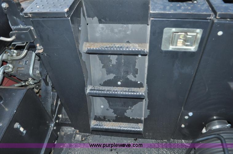 image for item C3232 2004 Case IH 8010 combine