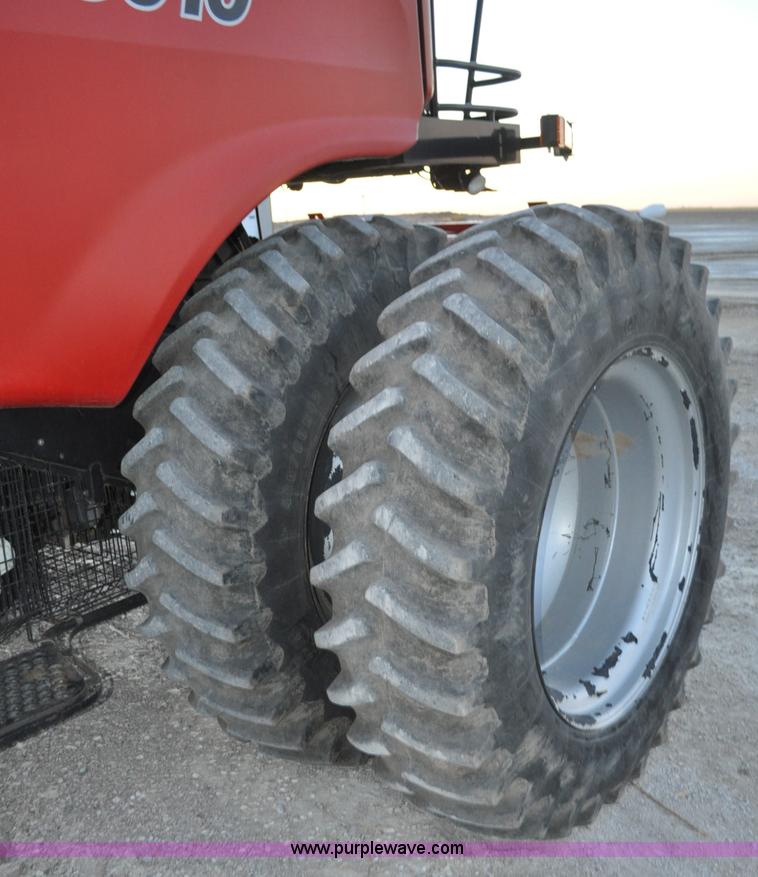 image for item C3232 2004 Case IH 8010 combine