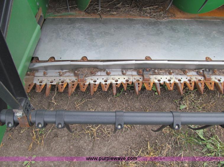 image for item D7014 2006 John Deere 635F 35' flex header