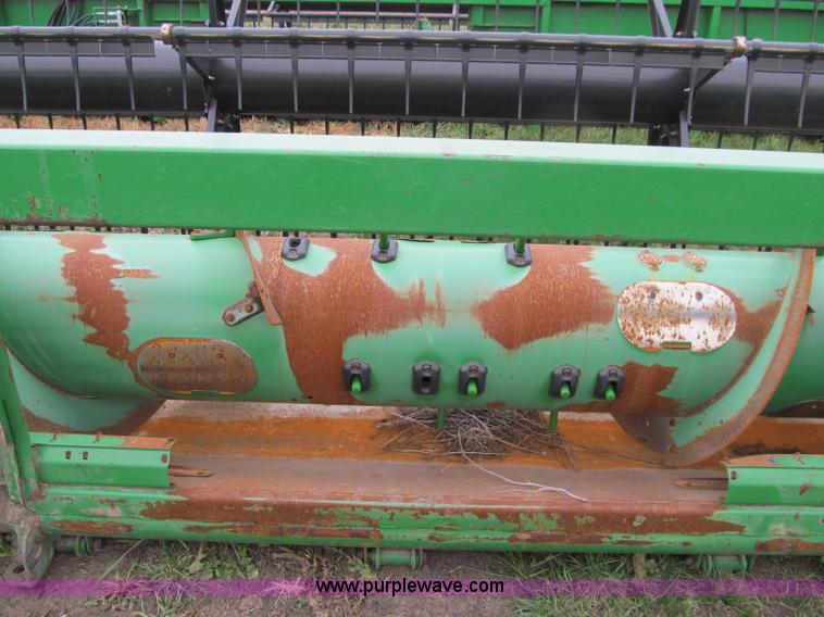image for item D7014 2006 John Deere 635F 35' flex header