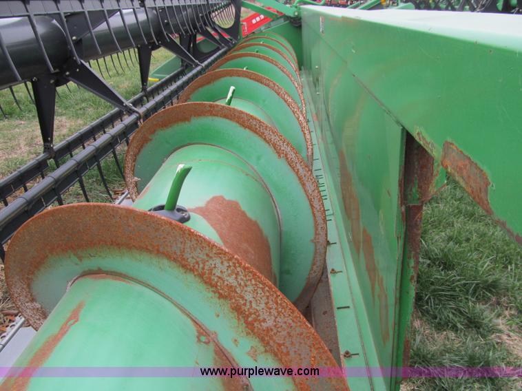 image for item D7014 2006 John Deere 635F 35' flex header