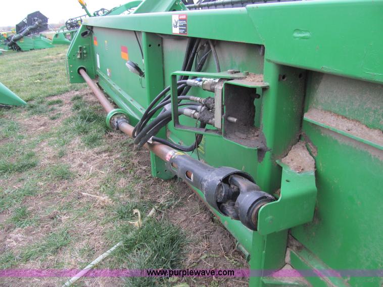 image for item D7014 2006 John Deere 635F 35' flex header