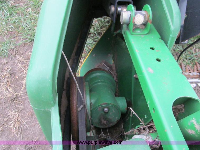 image for item D7014 2006 John Deere 635F 35' flex header