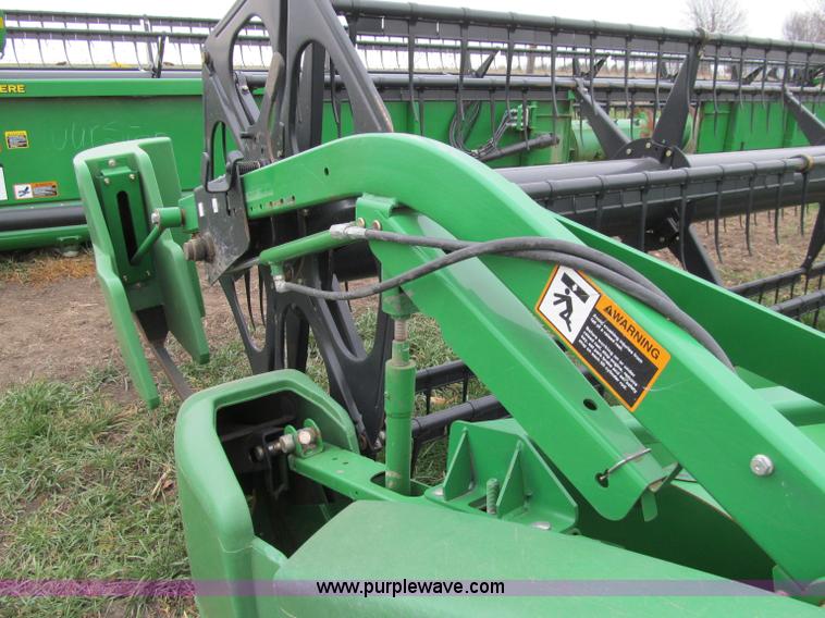 image for item D7014 2006 John Deere 635F 35' flex header