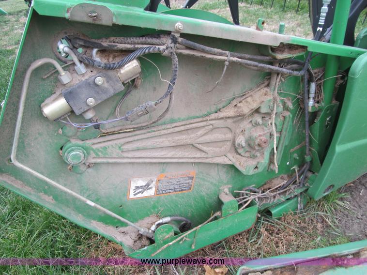 image for item D7014 2006 John Deere 635F 35' flex header
