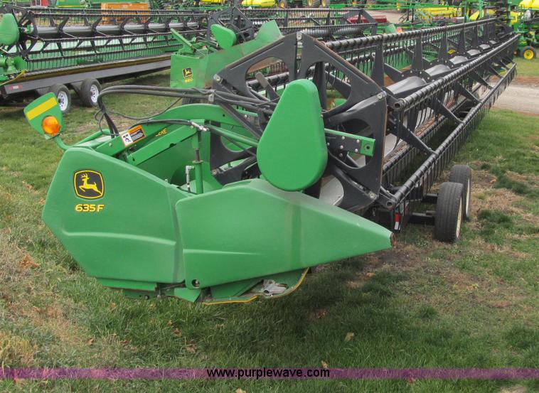 image for item D7015 2008 John Deere 635F 35' flex header