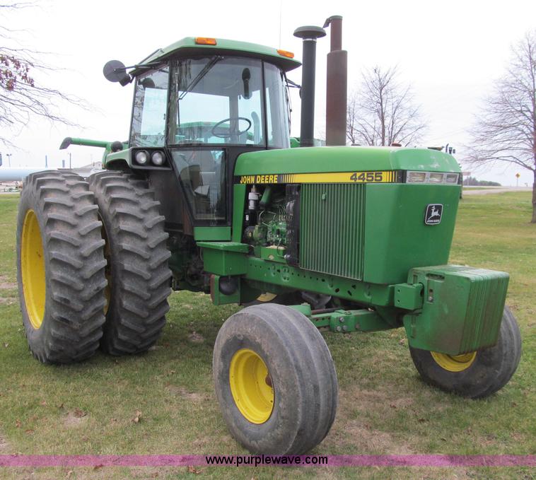 image for item D7016 1990 John Deere 4455 row crop tractor