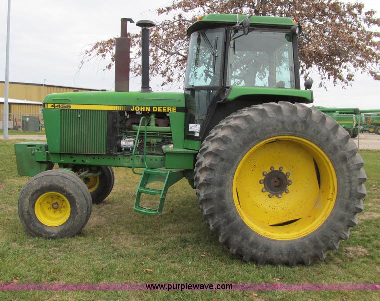 image for item D7016 1990 John Deere 4455 row crop tractor