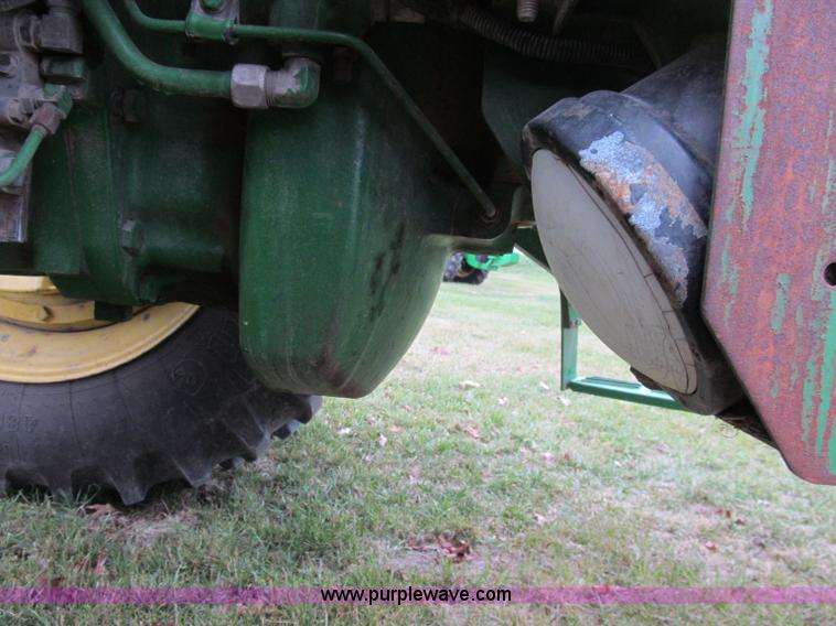 image for item D7016 1990 John Deere 4455 row crop tractor