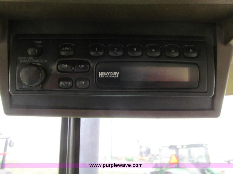 image for item D7016 1990 John Deere 4455 row crop tractor