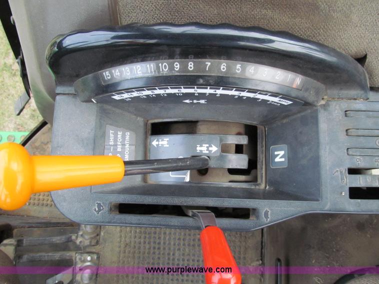 image for item D7016 1990 John Deere 4455 row crop tractor