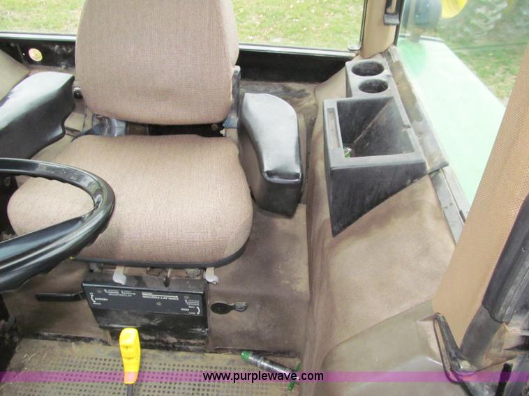image for item D7016 1990 John Deere 4455 row crop tractor