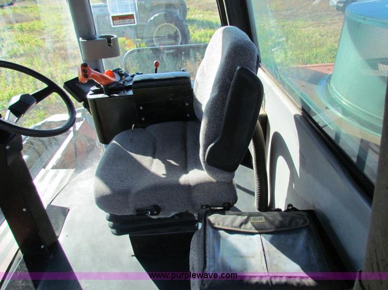 image for item E8173 Hesston 8450 swather