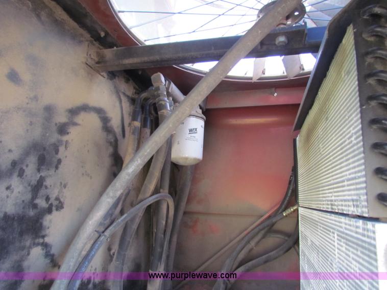 image for item E8173 Hesston 8450 swather