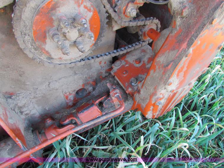 image for item E8173 Hesston 8450 swather