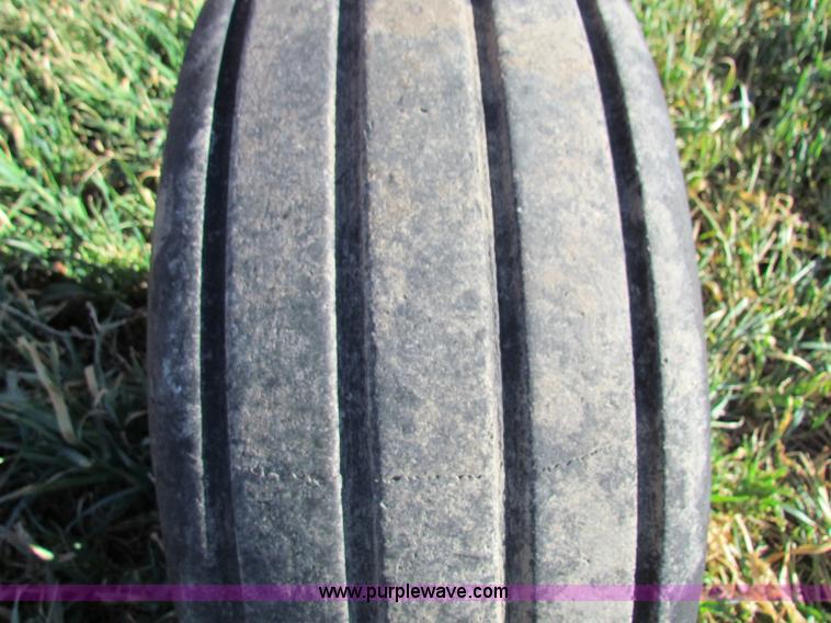 image for item E8173 Hesston 8450 swather