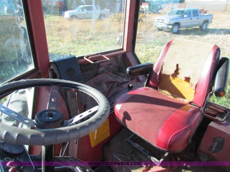 image for item E8174 White 2-135 Field Boss tractor