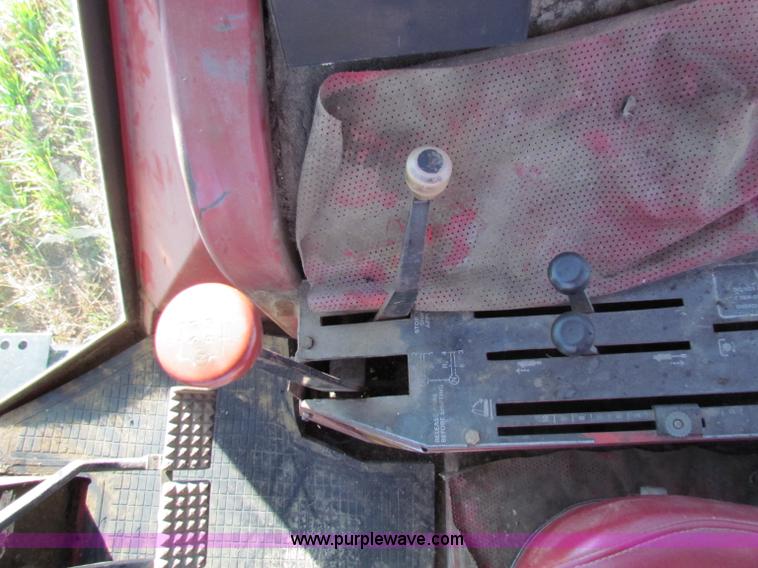 image for item E8174 White 2-135 Field Boss tractor