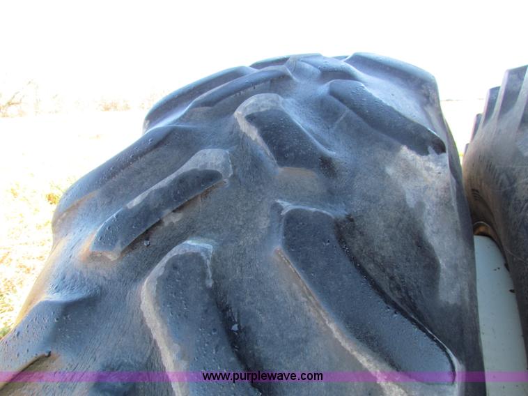 image for item E8174 White 2-135 Field Boss tractor