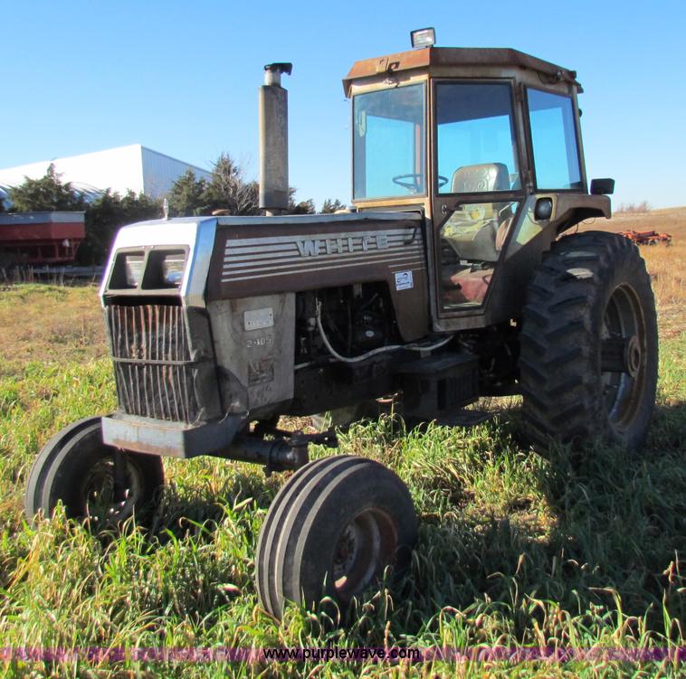 White 2-105 Field Boss tractor in Tampa, KS | Item E8175 sold | Purple Wave