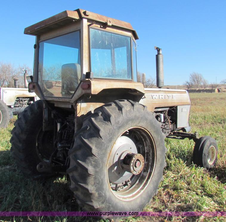 image for item E8175 White 2-105 Field Boss tractor
