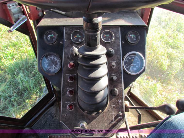 image for item E8175 White 2-105 Field Boss tractor