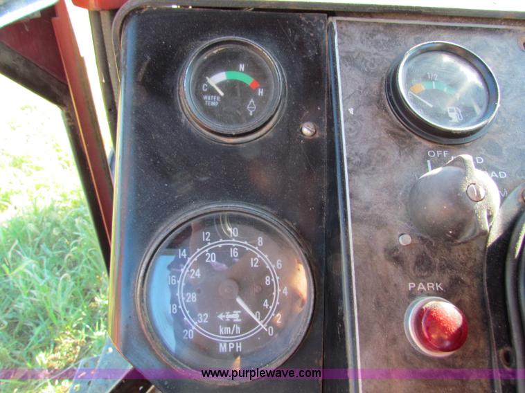 image for item E8175 White 2-105 Field Boss tractor