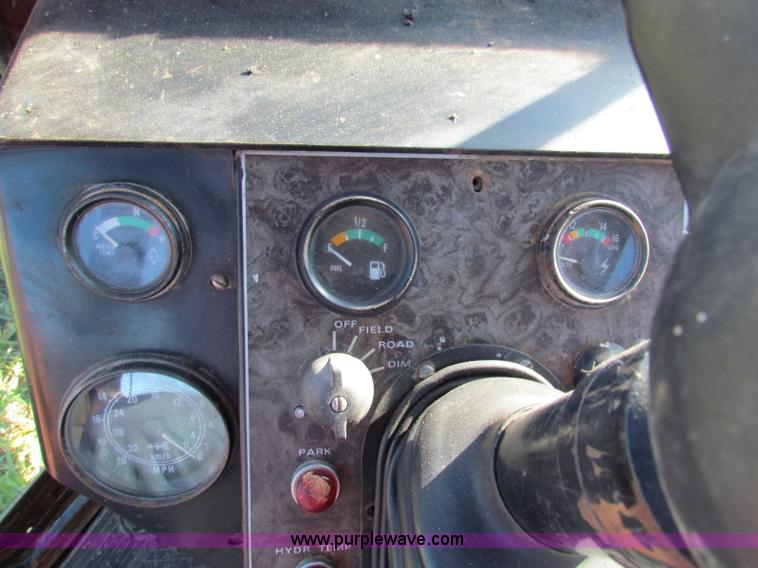 image for item E8175 White 2-105 Field Boss tractor