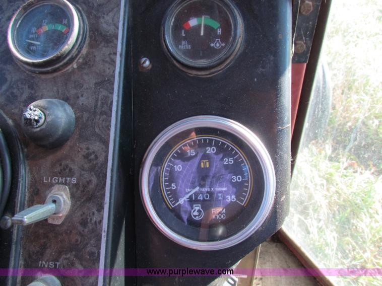 image for item E8175 White 2-105 Field Boss tractor