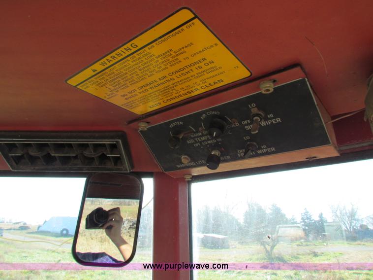 image for item E8175 White 2-105 Field Boss tractor