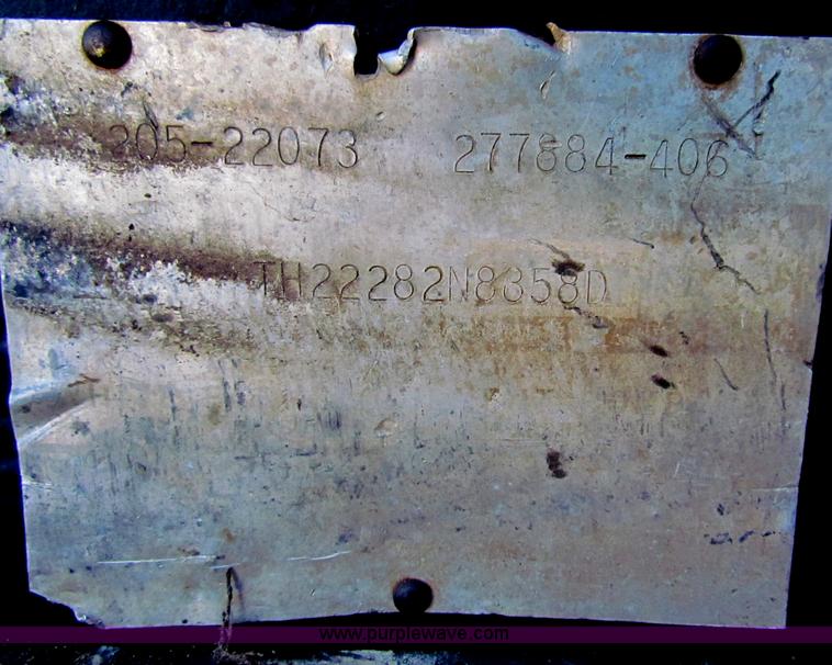 image for item E8175 White 2-105 Field Boss tractor