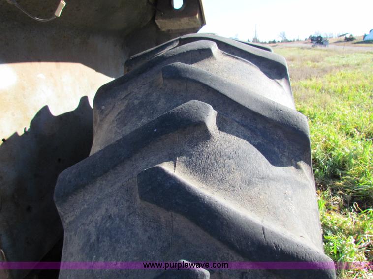 image for item E8175 White 2-105 Field Boss tractor