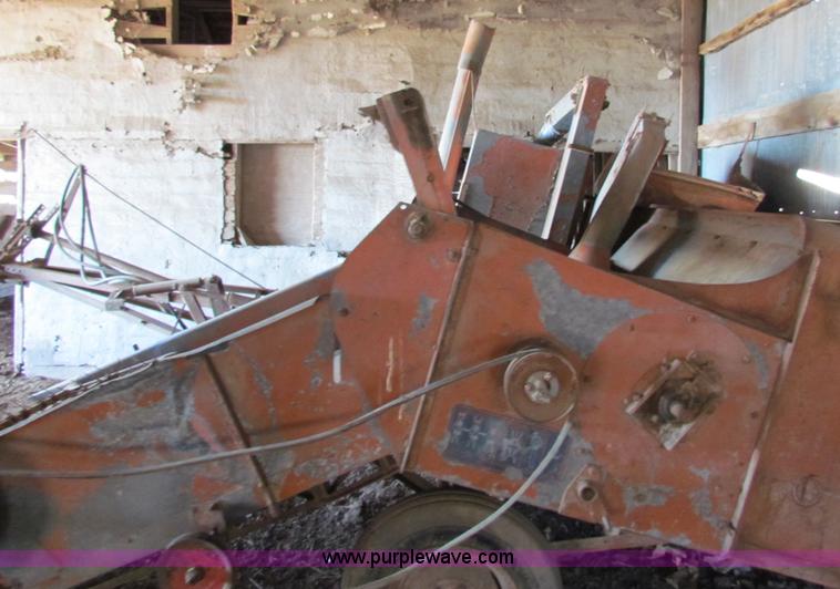 image for item E8177 Allis Chalmers pull type combine