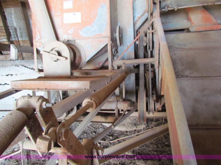 image for item E8177 Allis Chalmers pull type combine