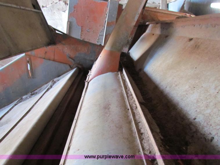 image for item E8177 Allis Chalmers pull type combine