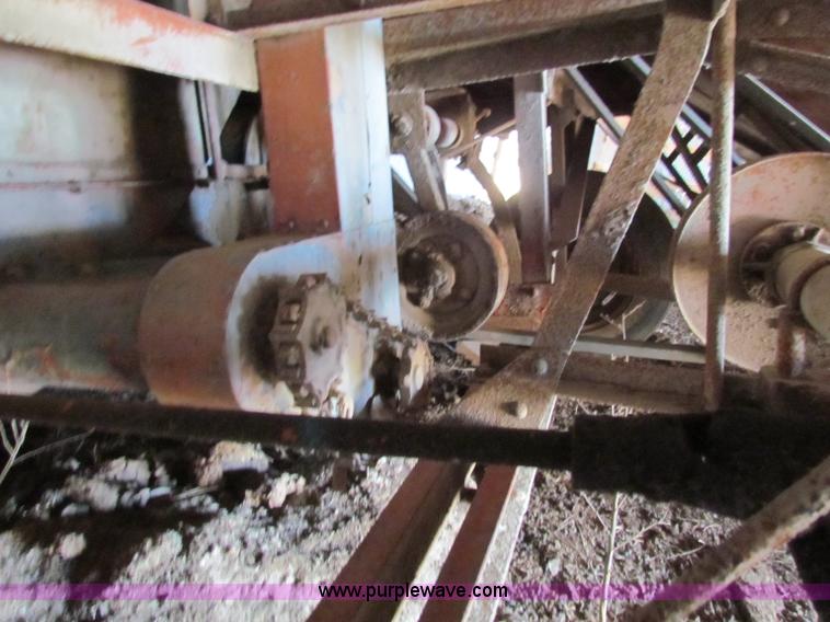 image for item E8177 Allis Chalmers pull type combine