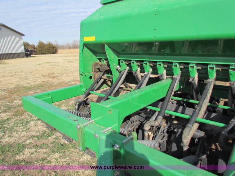 image for item E8184 John Deere 1590 no-till grain drill