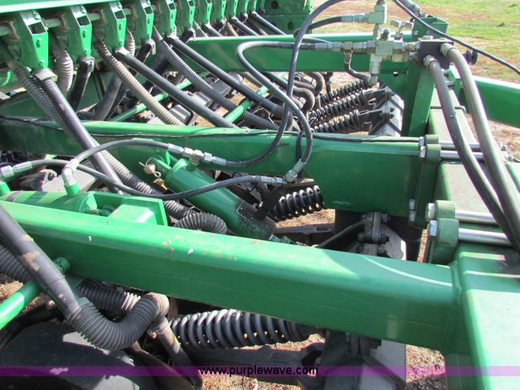 image for item E8184 John Deere 1590 no-till grain drill