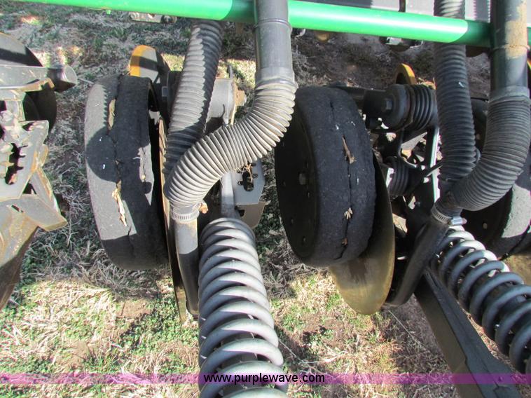 image for item E8184 John Deere 1590 no-till grain drill
