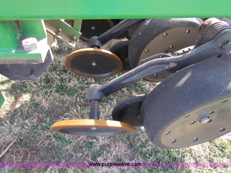 image for item E8184 John Deere 1590 no-till grain drill