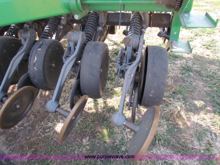 image for item E8184 John Deere 1590 no-till grain drill