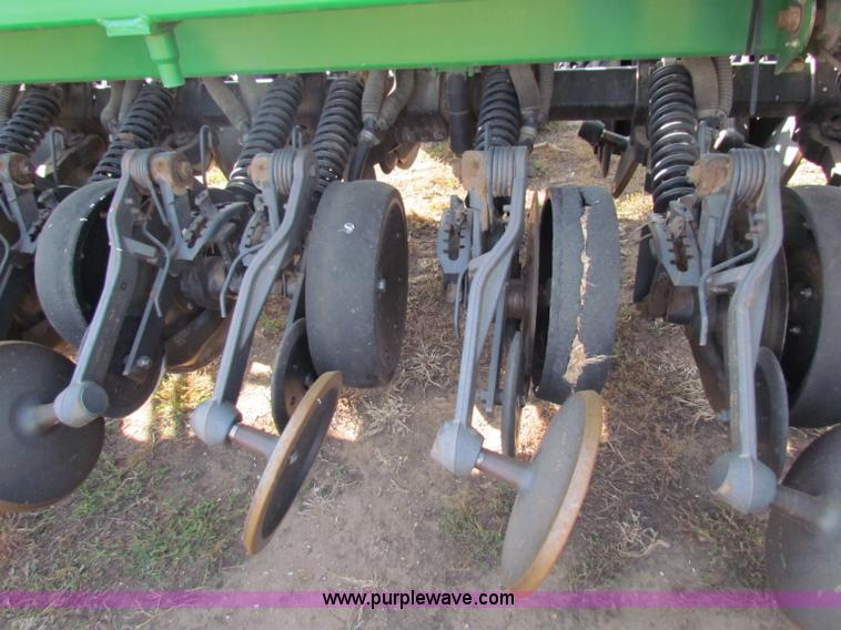 image for item E8184 John Deere 1590 no-till grain drill