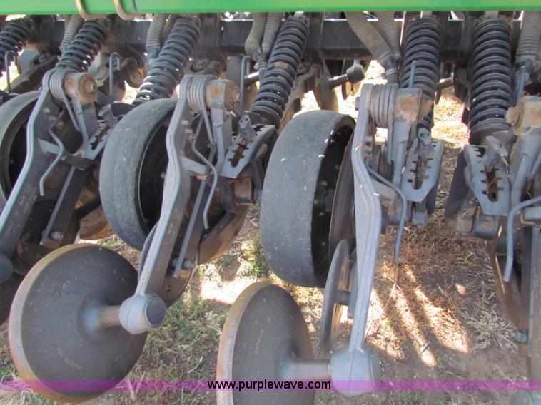 image for item E8184 John Deere 1590 no-till grain drill