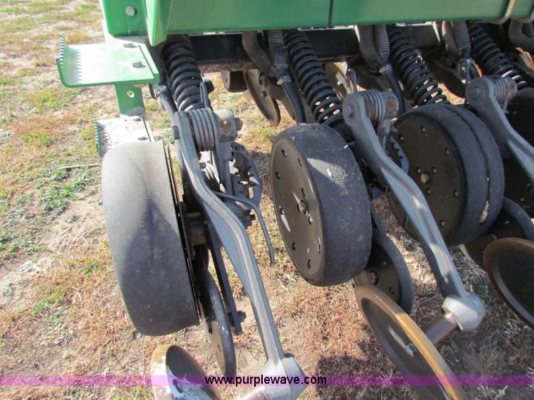 image for item E8184 John Deere 1590 no-till grain drill