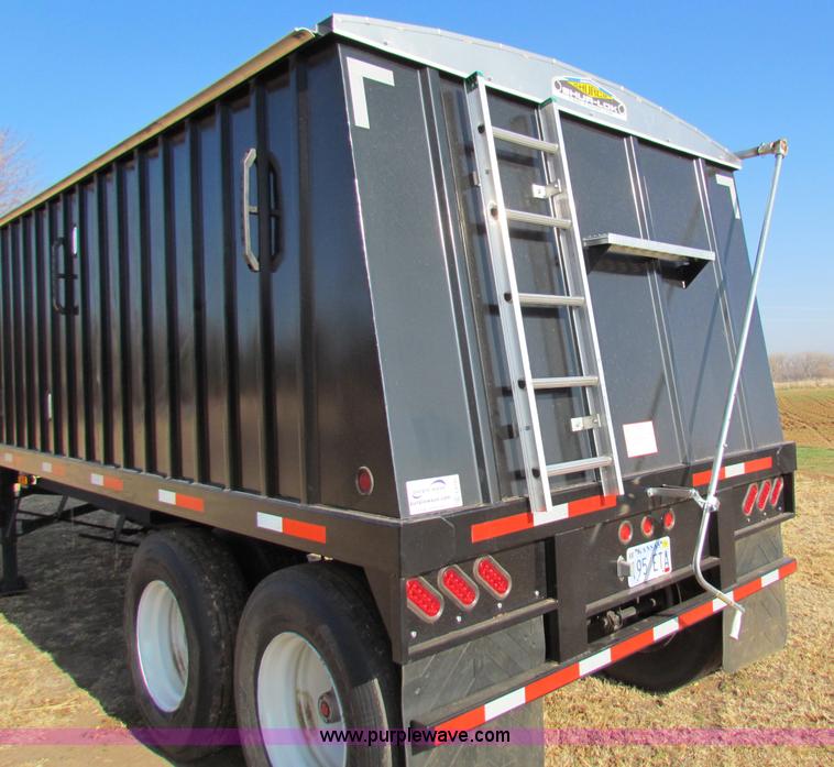 image for item E8185 2012 shop built grain trailer