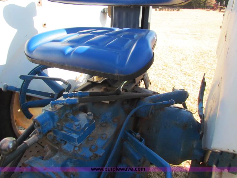 image for item E8189 Ford tractor with loader