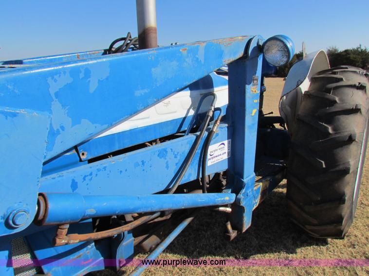 image for item E8189 Ford tractor with loader