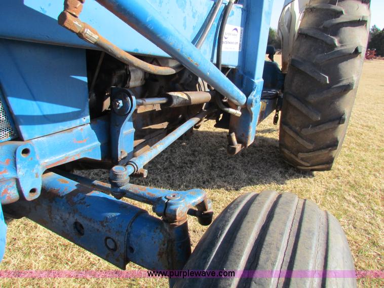 image for item E8189 Ford tractor with loader