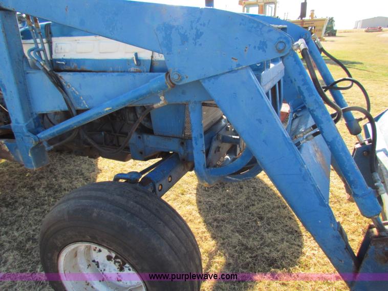 image for item E8189 Ford tractor with loader