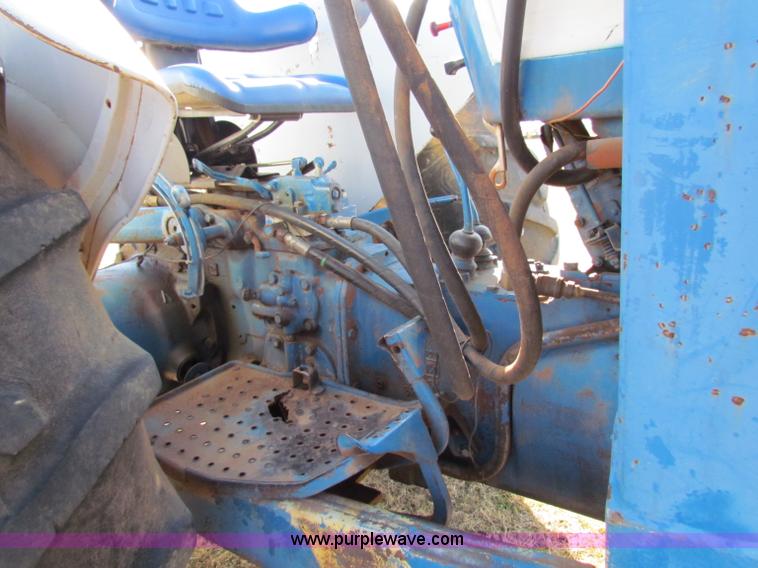 image for item E8189 Ford tractor with loader